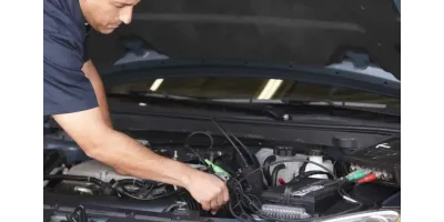 Стартер крутить слабо — як при розрядженому акумуляторі